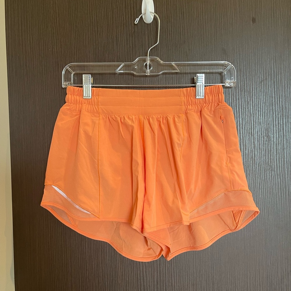 Lululemon hotty hot 4” short size 6